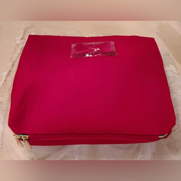 NWT ESTEE LAUDER RED VELVET COSMETICS BAG - Picture 7 of 14